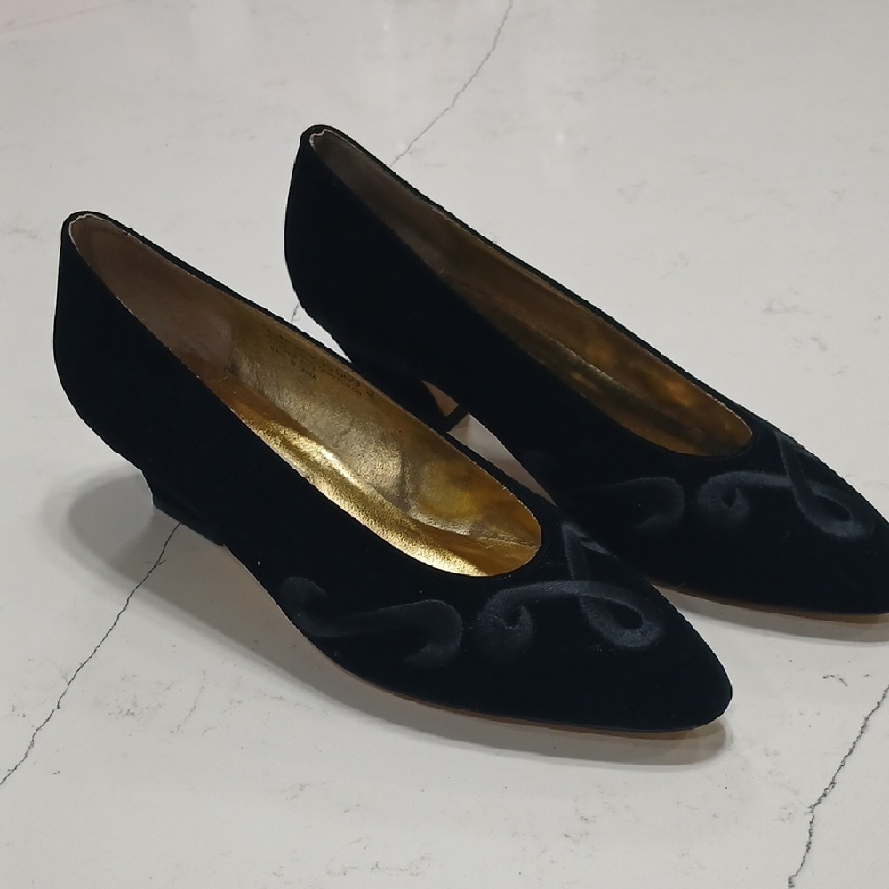 Elegant Black  Vintage Women's Shoes, Carriage Court, Sz 9.5 , New With Out Tags